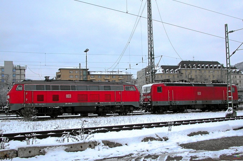 Bahn 015.jpg - Loks 218 479-4 und 143 311-0 abgestellt in Heidelberg.